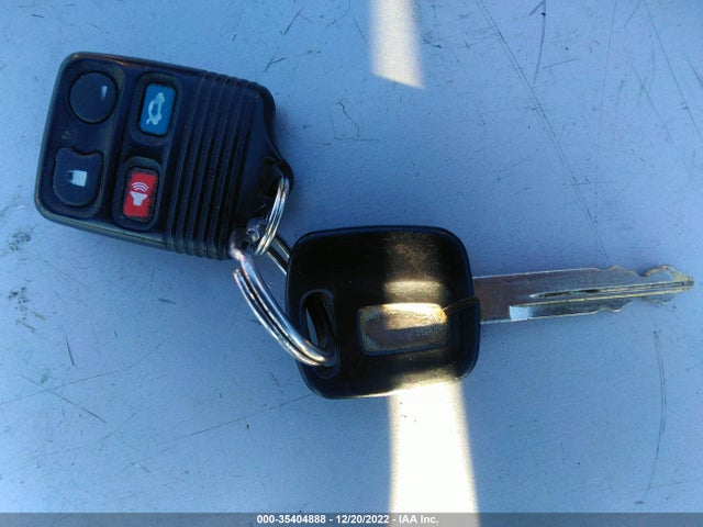 Lincoln Town Car 1999 1LNHM82WXXY618909 Image 3