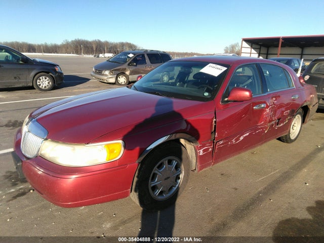 Lincoln Town Car 1999 1LNHM82WXXY618909 Image 2