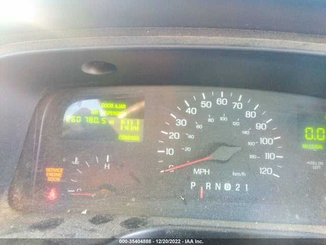Lincoln Town Car 1999 1LNHM82WXXY618909 Image 8