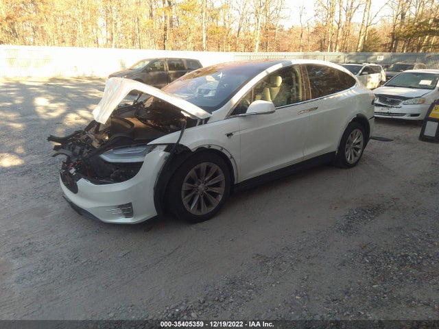 2020 Tesla Model X, VIN: 5YJXCDE28LF236702