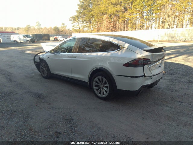 2020 Tesla Model X, VIN: 5YJXCDE28LF236702