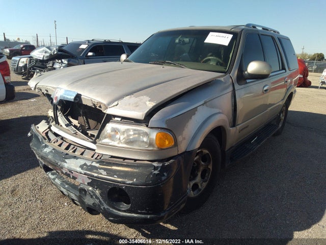 Lincoln Navigator 2000 5LMEU27A8YLJ26629 Image 2