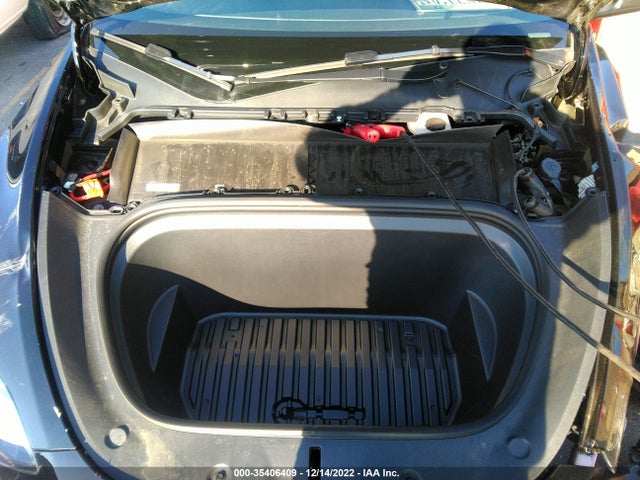 Tesla Model Y Long Range 2022 7SAYGDEE3NF409387 Image 10