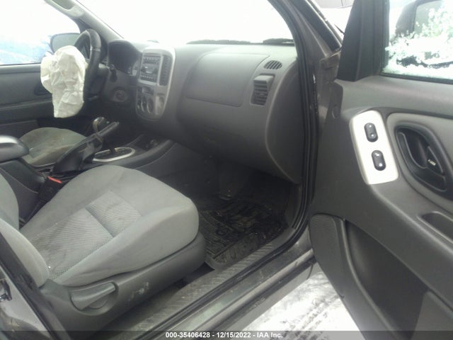 2005 FORD ESCAPE XLT VIN: 1FMYU93135KB28210