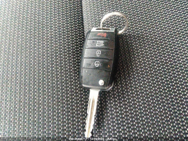 2017 KIA FORTE5 LX VIN: KNAFK5A85H5701635