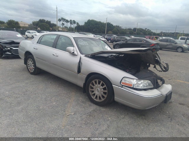 Lincoln Town Car Signature 2007 1LNHM81V77Y629374 главное изображение