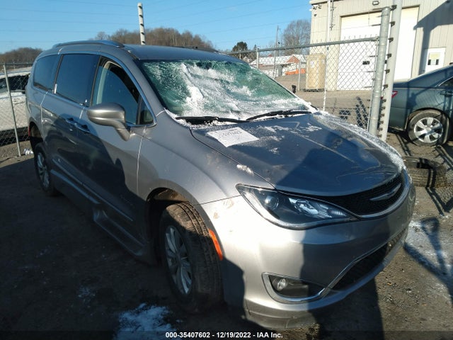 2C4RC1BG2KR613860 - Chrysler Pacifica Touring L 2019
