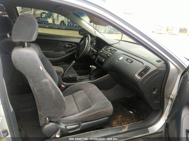 2000 HONDA ACCORD CPE LX VIN: 1HGCG2248YA015440
