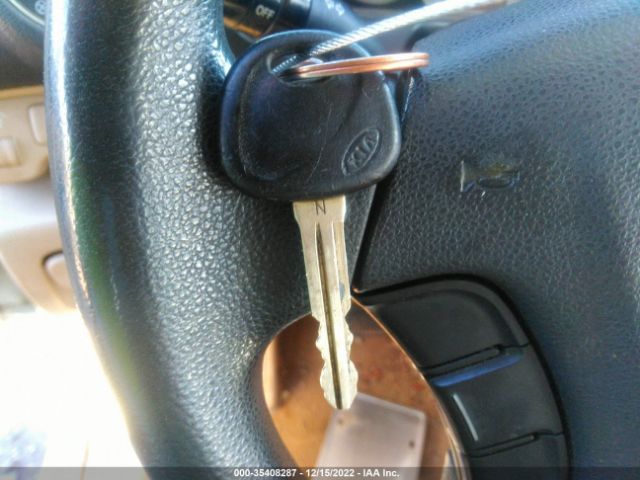 KNAFG525877071277 KIA Rondo Lx