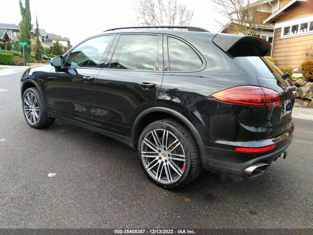 2016 Porsche Cayenne, VIN: WP1AA2A28GKA13072