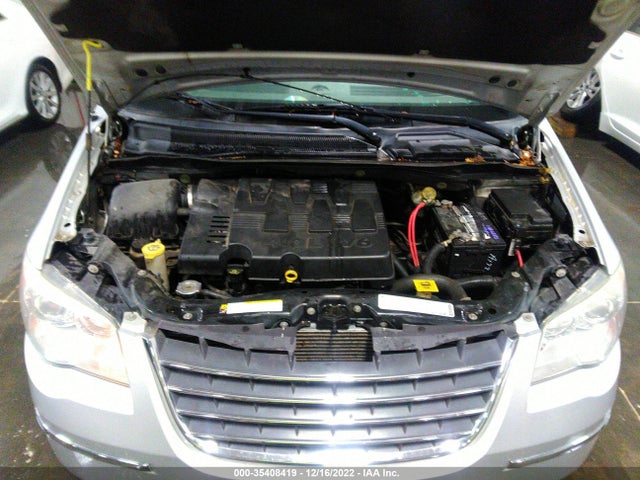 2A4RR6DX5AR240265 Chrysler Town & Country Limited