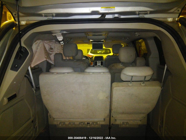 2A4RR6DX5AR240265 Chrysler Town & Country Limited
