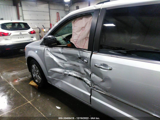 2A4RR6DX5AR240265 Chrysler Town & Country Limited