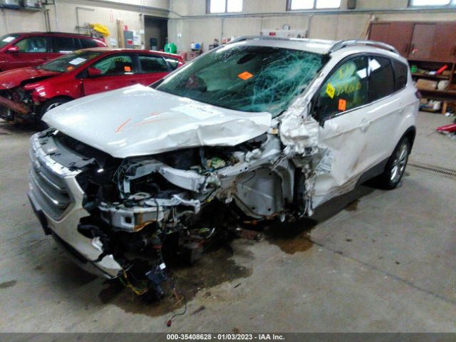1FMCU9J95HUA64005 Ford Escape Titanium