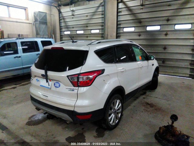 1FMCU9J95HUA64005 Ford Escape Titanium