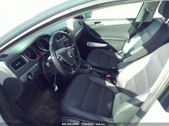 2017 Volkswagen Jetta, VIN: 3VWDB7AJ2HM302357