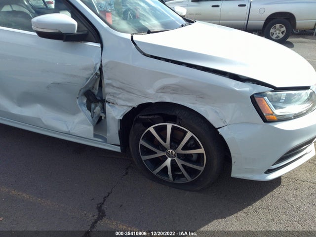 2017 Volkswagen Jetta, VIN: 3VWDB7AJ2HM302357