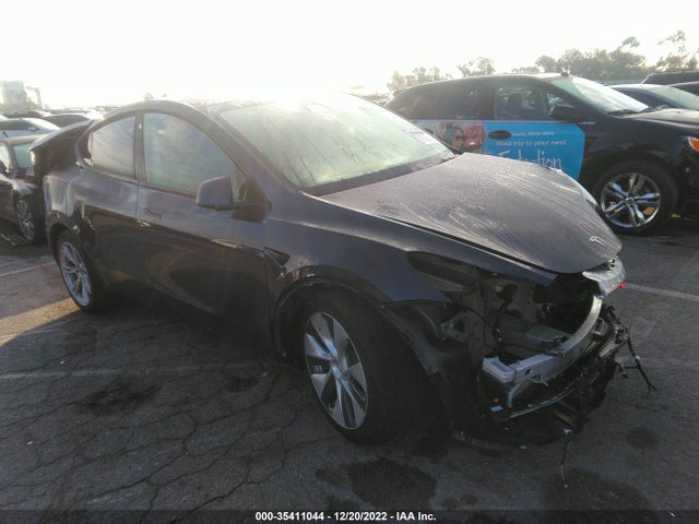 Tesla Model Y Long Range 2022 7SAYGDEE6NF560417 Image 1