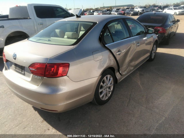 2013 VOLKSWAGEN JETTA SEDAN SE W/CONVENIENCE VIN: 3VWDX7AJ3DM232671