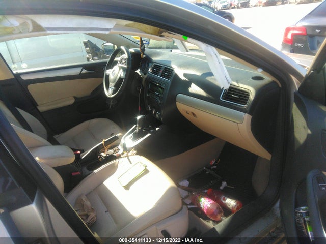 2013 VOLKSWAGEN JETTA SEDAN SE W/CONVENIENCE VIN: 3VWDX7AJ3DM232671