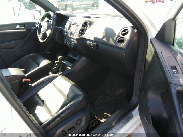 WVGAV3AX1EW069248 Volkswagen Tiguan R-line