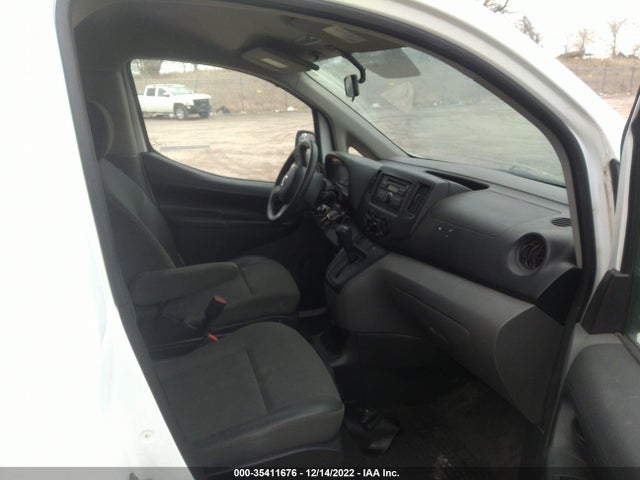 2016 NISSAN NV VIN: 3N6CM0KN8GK699985