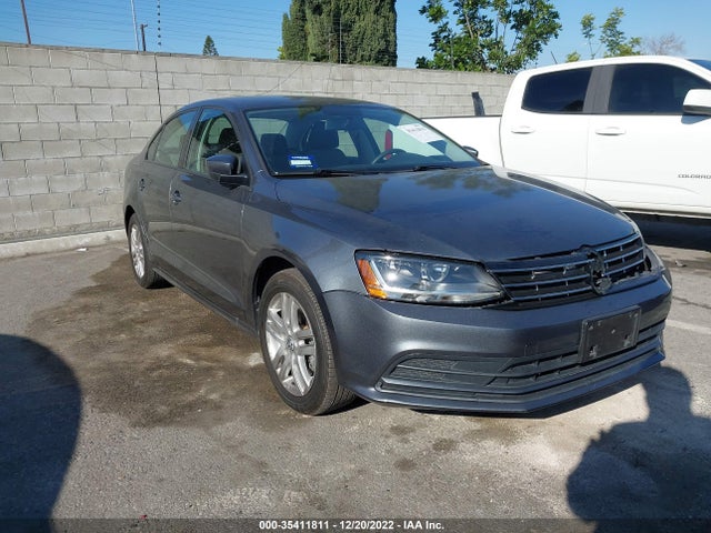 2018 Volkswagen Jetta, VIN: 3VW2B7AJ1JM212145