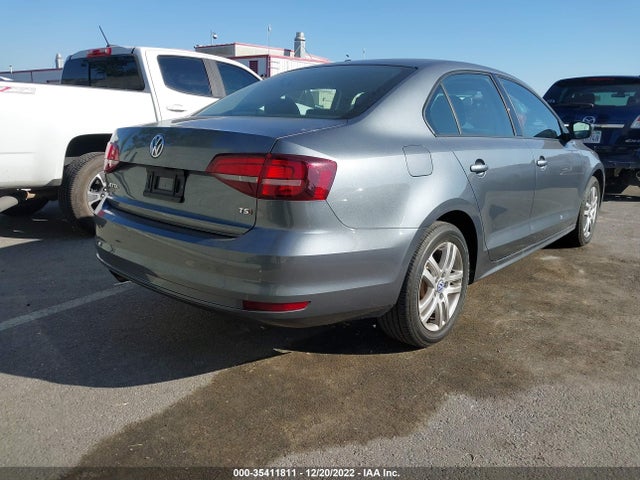 2018 Volkswagen Jetta, VIN: 3VW2B7AJ1JM212145