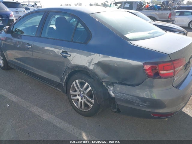 2018 Volkswagen Jetta, VIN: 3VW2B7AJ1JM212145