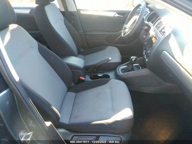 2018 Volkswagen Jetta, VIN: 3VW2B7AJ1JM212145