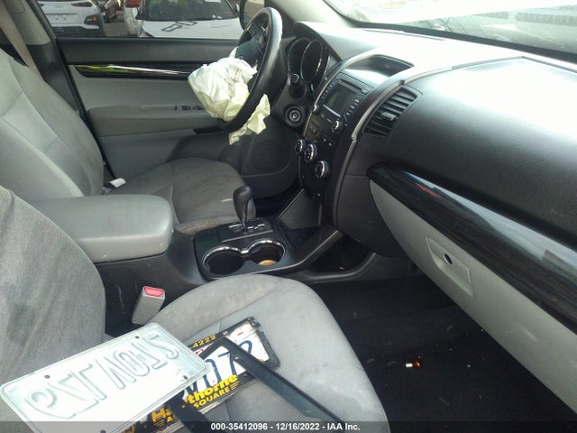 2013 KIA SORENTO LX VIN: 5XYKT4A62DG424158