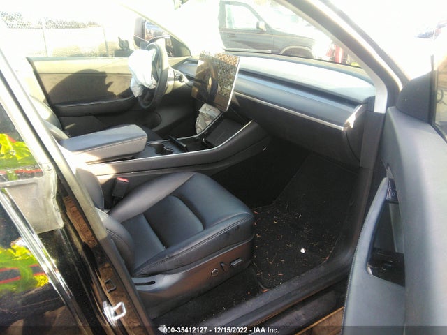 5YJYGDEE9MF060232 Tesla Model Y Long Range