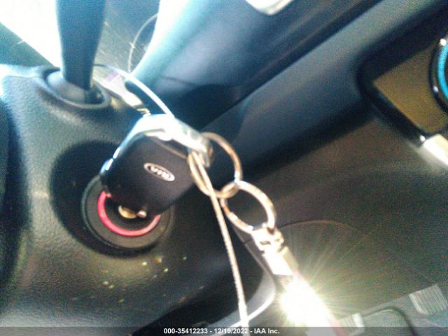 KNDEU2AA5M7137607 KIA SELTOS S