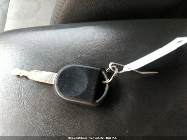 2006 FORD ESCAPE XLS VIN: 1FMYU02Z16KA02450