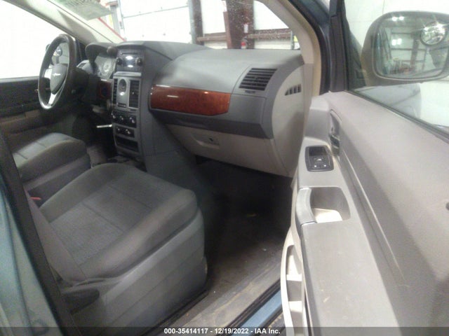 2A8HR44E99R606947 Chrysler Town & Country