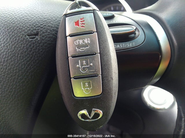 2016 Infiniti Q70, VIN: JN1BY1AR7GM270210