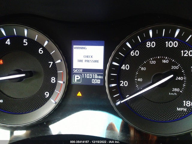 2016 Infiniti Q70, VIN: JN1BY1AR7GM270210