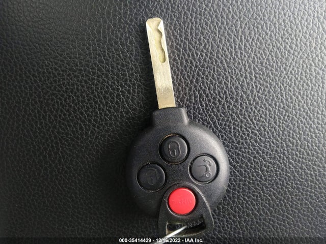 2015 SMART FORTWO PASSION/PURE VIN: WMEEJ3BA9FK813037