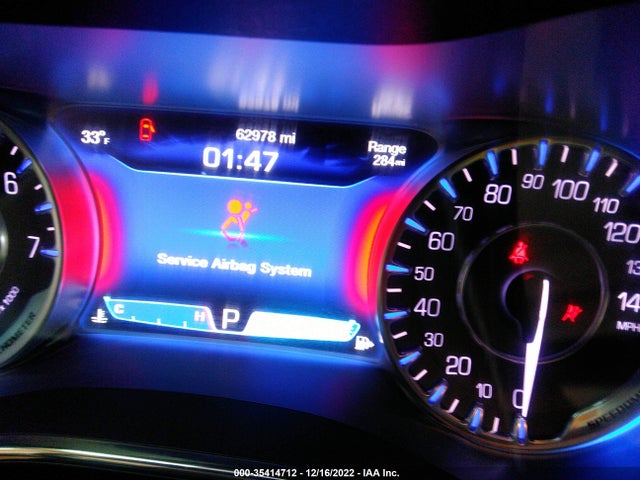 Chrysler 200 C 2015 1C3CCCCG3FN510342 Image 7