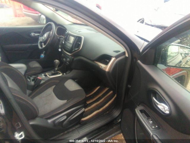 1C4PJLAB7GW230297 Jeep Cherokee Sport