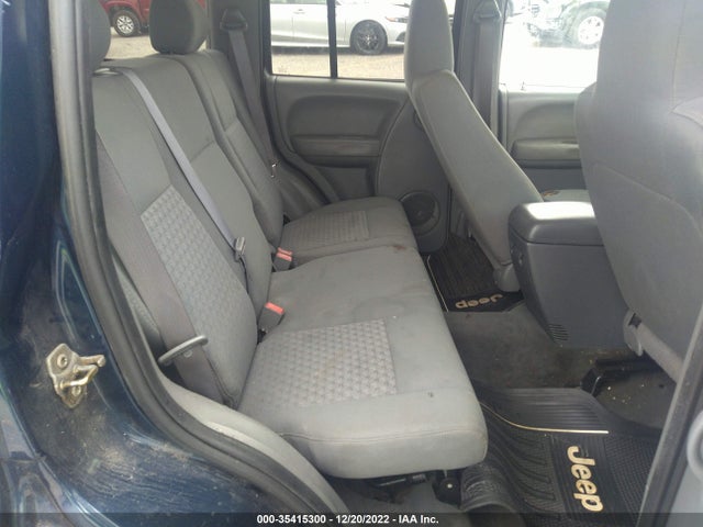 2005 JEEP LIBERTY SPORT VIN: 1J4GL48K75W558137