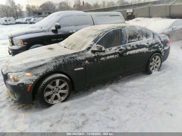 BMW 5 Series 550i 2013 WBAFR9C55DDX80875 Image 2