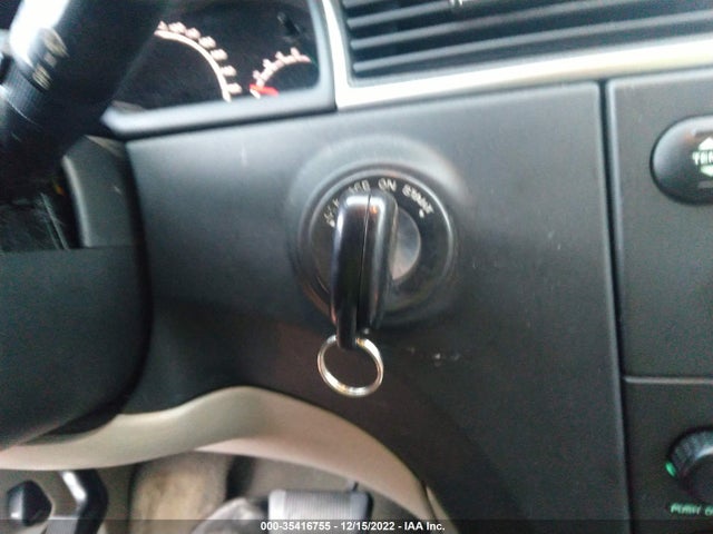 Chrysler Pacifica 2004 2C8GF68494R608603 Image 3