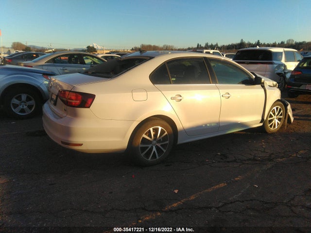 3VWDB7AJ9JM215819 Volkswagen Jetta 1.4t