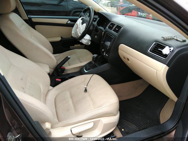 3VWDX7AJ3BM321279 Volkswagen Jetta Sedan Se W