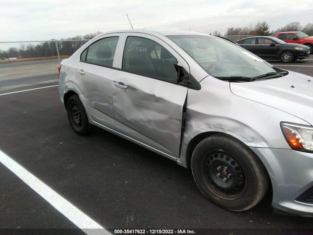 Chevrolet SONIC LS 2017 1G1JB5SG5H4114949 Image 4