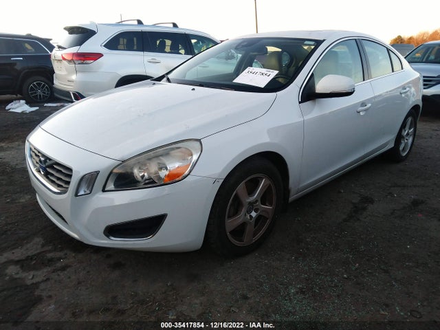 Volvo S60 T5 2012 YV1622FS5C2113325 Image 2