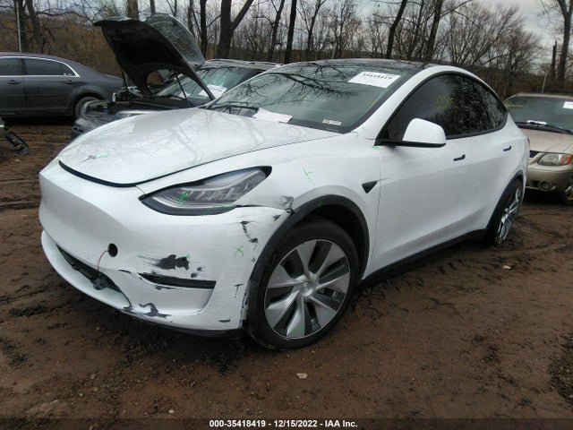 Tesla Model Y Long Range 2021 5YJYGDEE7MF082004 Image 2