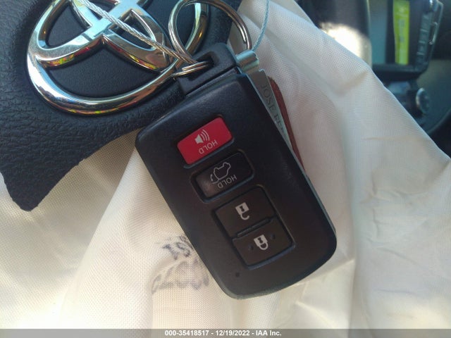 2017 TOYOTA RAV4 XLE VIN: 2T3WFREVXHW383650