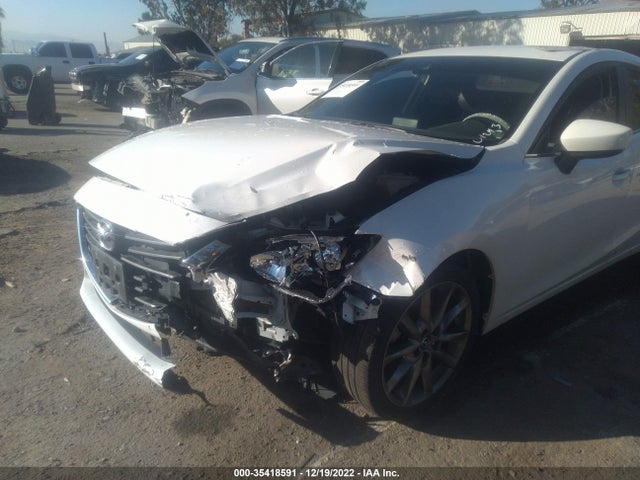 2018 Mazda 3, VIN: 3MZBN1V38JM229301